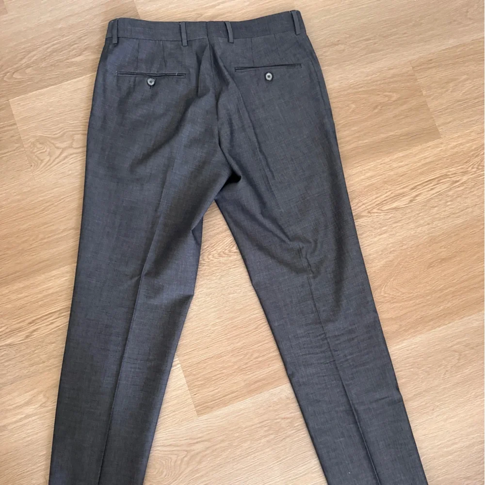 Zara Men's Charcoal Suit 2 piece Jacket and trousers